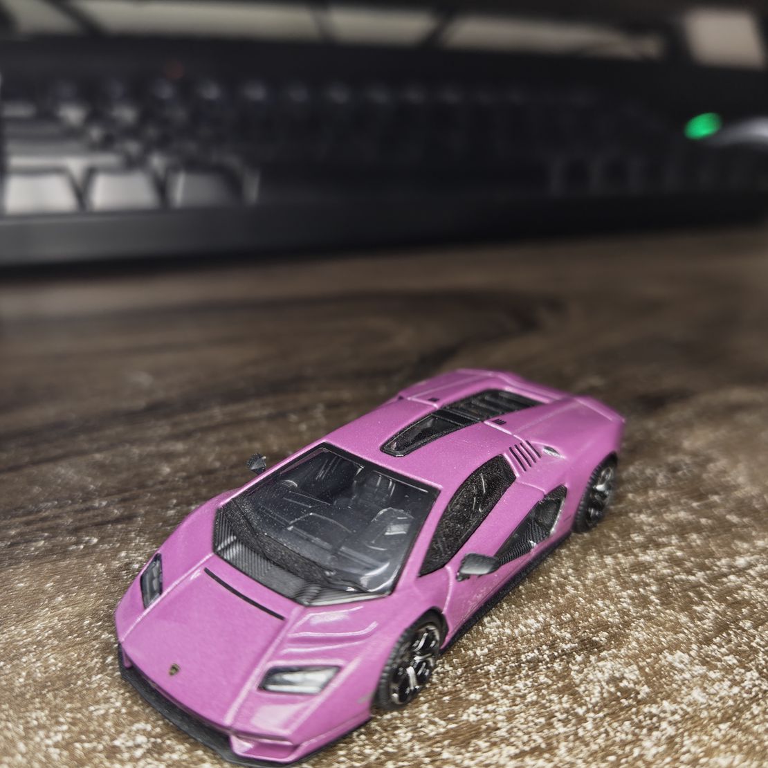 Lamborghini Countach LPI 800-4 Viola 30th - Mini GT - Image 1