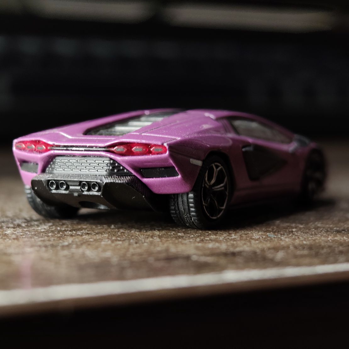 Lamborghini Countach LPI 800-4 Viola 30th - Mini GT - Image 3