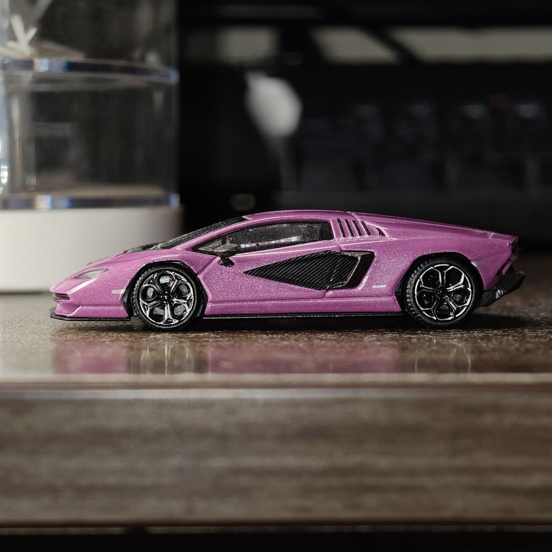 Lamborghini Countach LPI 800-4 Viola 30th - Mini GT - Image 5