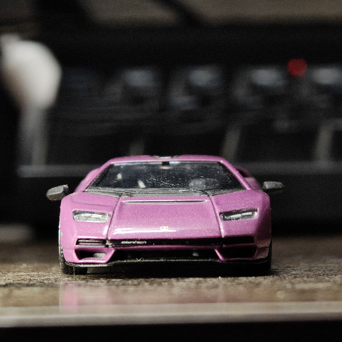 Lamborghini Countach LPI 800-4 Viola 30th - Mini GT - Image 8