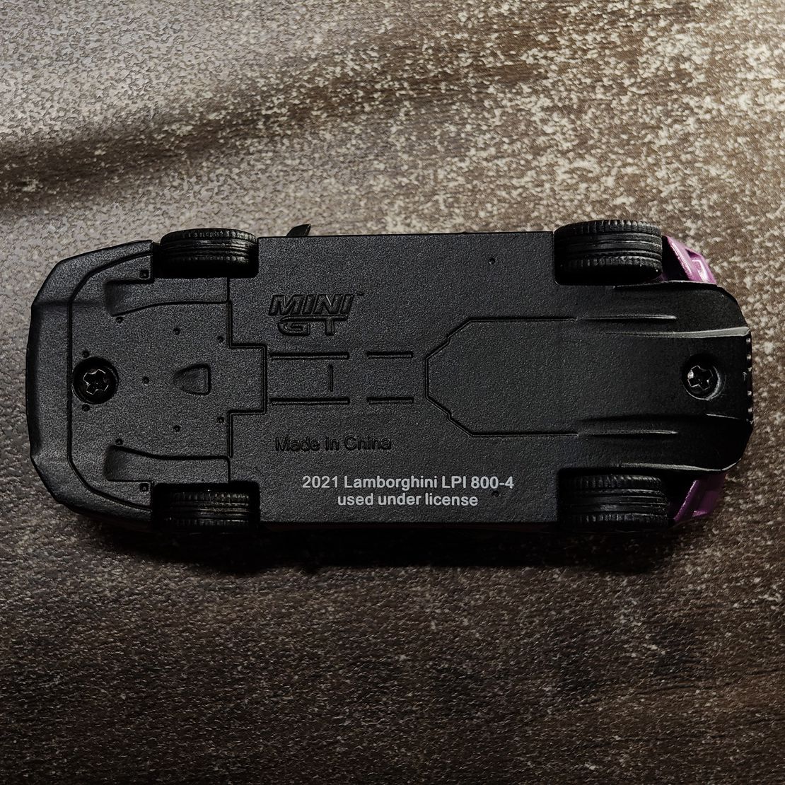 Lamborghini Countach LPI 800-4 Viola 30th - Mini GT - Image 10